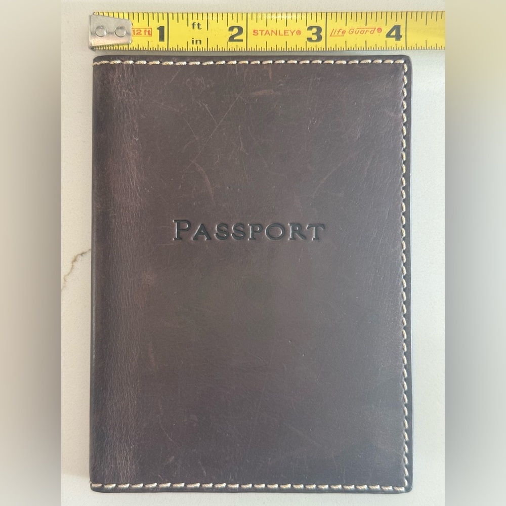 DOONEY & BOURKE Leather Passport Case - Picture 2 of 6